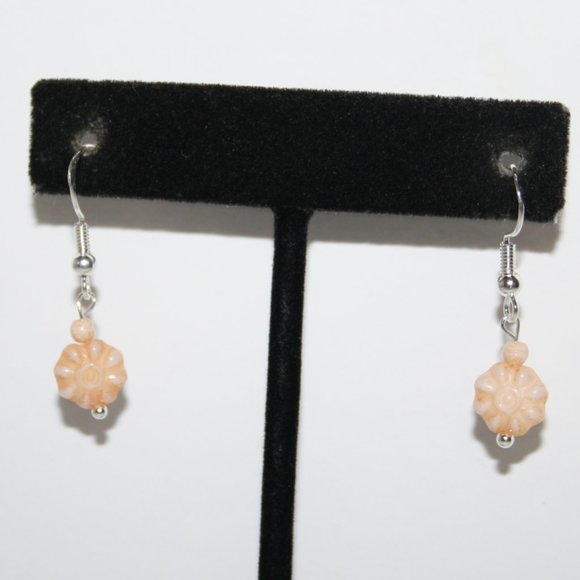 Vintagejelyfish Jewelry - Beautiful nwot gold hook earrings with peach flower glass beads 1.25"